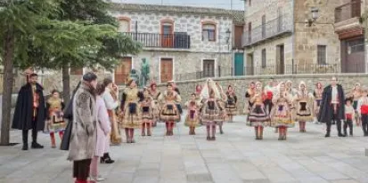 Los bordados artesanales de Lagartera pondrán a prueba la destreza de los aprendices de Maestros de la Costura en el programa de este lunes Los bordados artesanales de Lagartera pondrán a prueba la destreza de los aprendices de Maestros de la Costura en el programa de este lunes