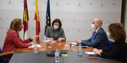 Banco Santander traslada al Gobierno regional su propuesta para anticipar la financiación a las empresas en las convocatorias estatales de los fondos Next Generation Banco Santander traslada al Gobierno regional su propuesta para anticipar la financiación a las empresas en las convocatorias estatales de los fondos Next Generation
