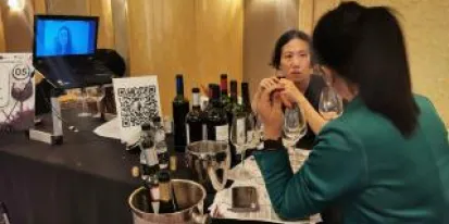 El Gobierno de Castilla-La Mancha impulsa el gran encuentro Wine Live 2021 para promocionar los vinos de la región en cinco grandes mercados de manera simultánea El Gobierno de Castilla-La Mancha impulsa el gran encuentro Wine Live 2021 para promocionar los vinos de la región en cinco grandes mercados de manera simultánea
