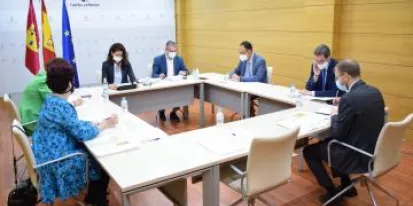 La viceconsejera de Empleo, Diálogo Social y Bienestar Laboral preside la reunión de la Comisión de Seguimiento de los ERTE La viceconsejera de Empleo, Diálogo Social y Bienestar Laboral preside la reunión de la Comisión de Seguimiento de los ERTE