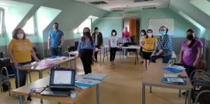 Cerca de medio centenar de personas mejoran su empleabilidad y preparan su salida al mercado laboral en las Lanzaderas de Cuenca y Toledo Cerca de medio centenar de personas mejoran su empleabilidad y preparan su salida al mercado laboral en las Lanzaderas de Cuenca y Toledo