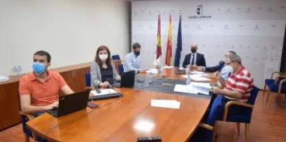 El Gobierno regional asesora a más de 900 empresas y personas trabajadoras autónomas acerca de la convocatoria de ayudas directas a la solvencia empresarial El Gobierno regional asesora a más de 900 empresas y personas trabajadoras autónomas acerca de la convocatoria de ayudas directas a la solvencia empresarial