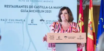 La consejera de Economía, Empresas y Empleo ha participado hoy en la entrega de chaquetillas MICHELÍN a los chefs de Castilla-La Mancha La consejera de Economía, Empresas y Empleo ha participado hoy en la entrega de chaquetillas MICHELÍN a los chefs de Castilla-La Mancha