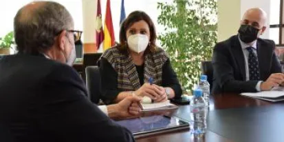 El Gobierno de Castilla-La Mancha reafirma su compromiso para continuar trabajando en colaboración con el Consejo Regional de Cámaras El Gobierno de Castilla-La Mancha reafirma su compromiso para continuar trabajando en colaboración con el Consejo Regional de Cámaras