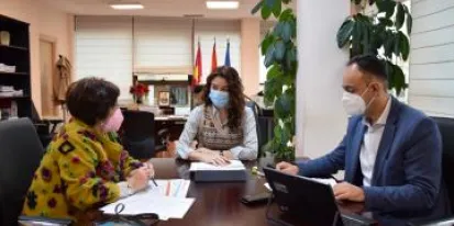 El Gobierno de Castilla-La Mancha y la Inspección de Trabajo inician una campaña de asesoramiento a empresas para la realización de sus planes de igualdad El Gobierno de Castilla-La Mancha y la Inspección de Trabajo inician una campaña de asesoramiento a empresas para la realización de sus planes de igualdad
