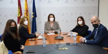 El Gobierno de Castilla-La Mancha y la Real Fundación de Toledo avanzan en la fusión del diseño y la artesanía en nuestra región El Gobierno de Castilla-La Mancha y la Real Fundación de Toledo avanzan en la fusión del diseño y la artesanía en nuestra región