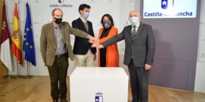 La consejera de Economía, Empresas y Empleo, Patricia Franco, presenta el acuerdo de patrocinio con el festival de rock ViñaRock, con motivo de su 25 aniversario, en la Casa Perona, sede de la Delegación de la Junta de Comunidades en Albacete La consejera de Economía, Empresas y Empleo, Patricia Franco, presenta el acuerdo de patrocinio con el festival de rock ViñaRock, con motivo de su 25 aniversario, en la Casa Perona, sede de la Delegación de la Junta de Comunidades en Albacete