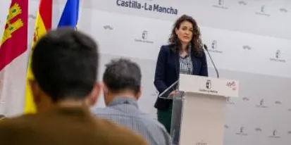La viceconsejera de Empleo, Diálogo Social y Bienestar Laboral, Nuria Chust, comparece en rueda de prensa para analizar los datos de paro registrado del mes de abril en Castilla-La Mancha La viceconsejera de Empleo, Diálogo Social y Bienestar Laboral, Nuria Chust, comparece en rueda de prensa para analizar los datos de paro registrado del mes de abril en Castilla-La Mancha