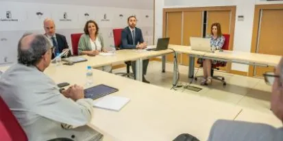 imagen de la noticia La consejera de Economía, Empresas y Empleo, Patricia Franco, preside el Consejo de Administración del IPEX