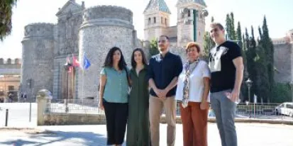 imagen de la noticia La directora general de Autónomos, Trabajo y Economía Social, Ana Carmona, se reúne con los responsables de la cooperativa de rutas turísticas ‘Toledo a Pie’
