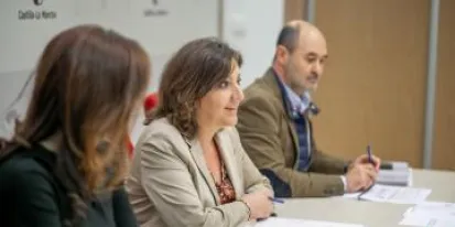 imagen de la noticia La consejera de Economía, Empresas y Empleo, Patricia Franco, preside la reunión de la mesa del Eje 2 del Pacto por la Reactivación Económica y el Empleo y analiza los datos de paro registrado