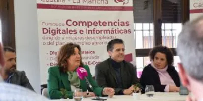 imagen de la noticia La consejera de Economía, Empresas y Empleo, Patricia Franco, inaugura el curso de capacitación digital de mujeres en el ámbito rural de Tembleque