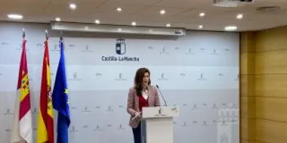 imagen de la noticia La viceconsejera de Empleo, Diálogo Social y Bienestar Laboral, Nuria Chust, comparece en rueda de prensa para analizar los datos del paro registrado correspondientes al mes de febrero en la región